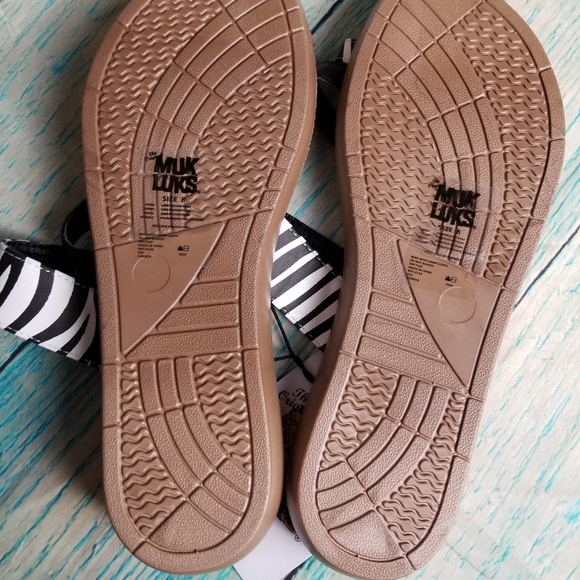 Muk luks Dahlia zebra sandals size 8 NWT - Picture 4 of 6